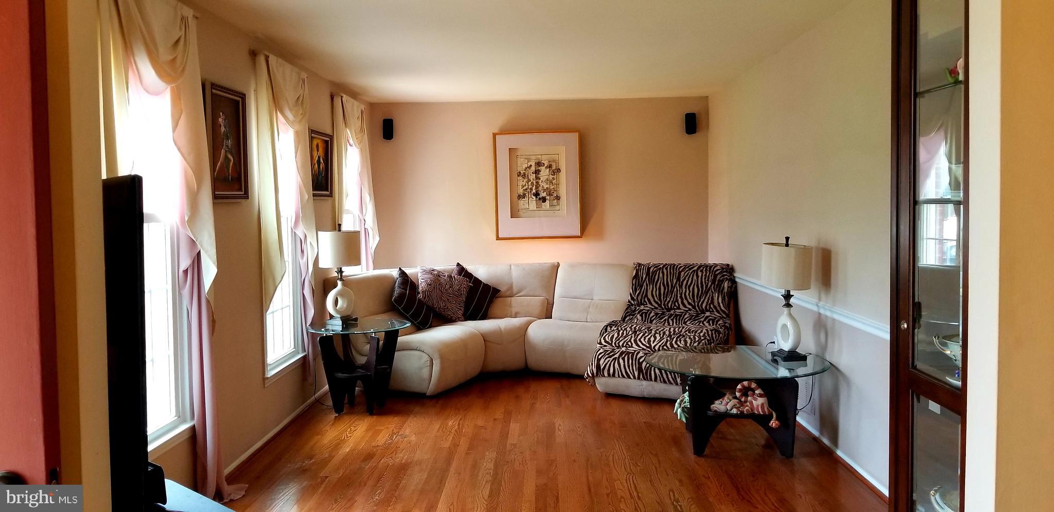 2332 Rosedown Drive Reston, VA 20191 - Photo 22 of 31 Living Rm