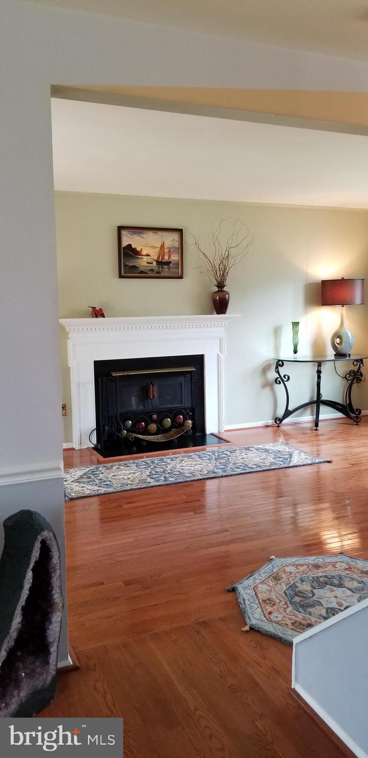 2332 Rosedown Drive Reston, VA 20191 - Photo 10 of 31 Gallery Image 10