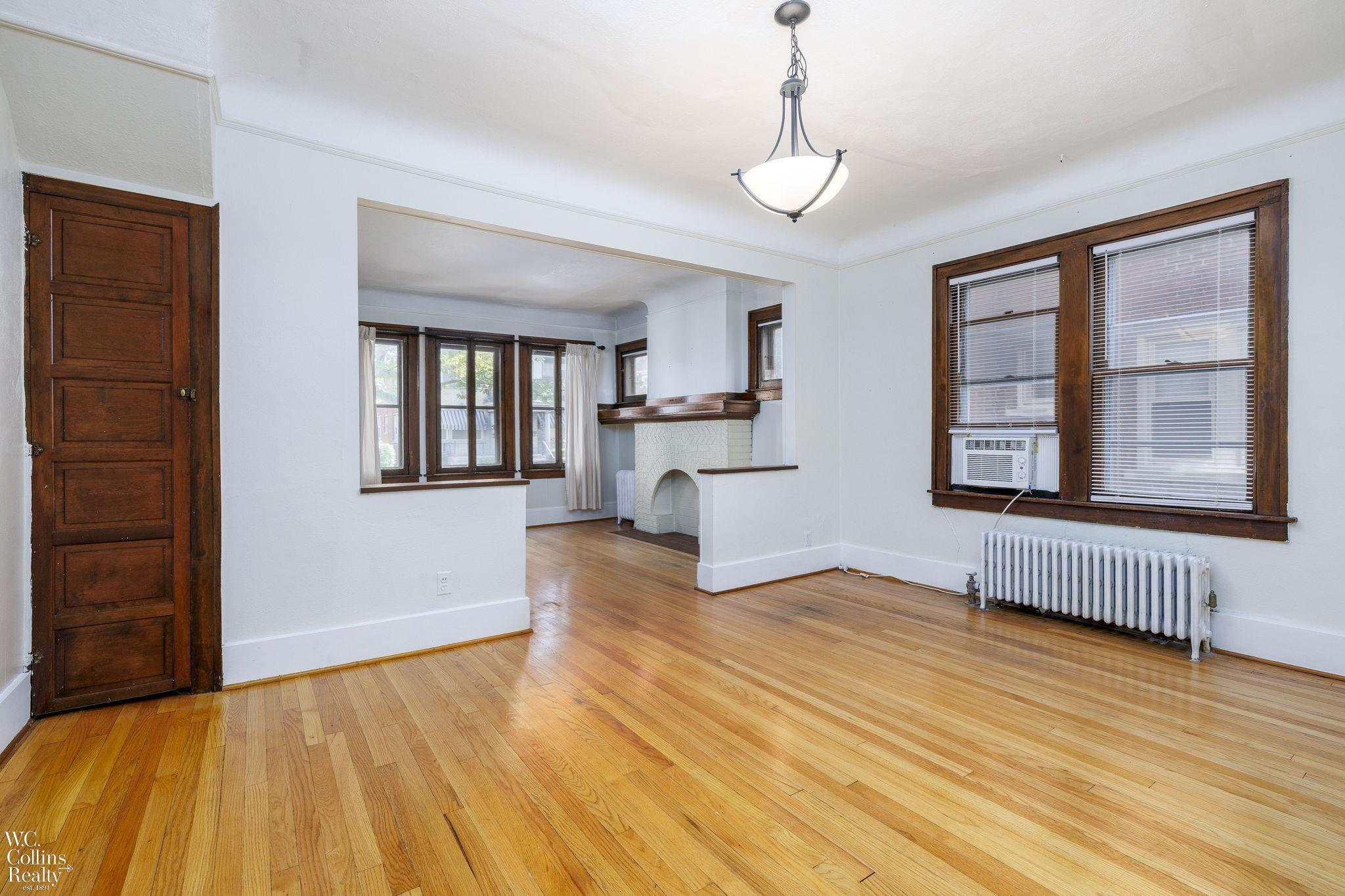 999-997 Nottingham Road Grosse Pointe, MI 48230 - Photo 11 of 29 50221729-b5298135-988d-43e3-8417-3c27fadbdc2e.JPG