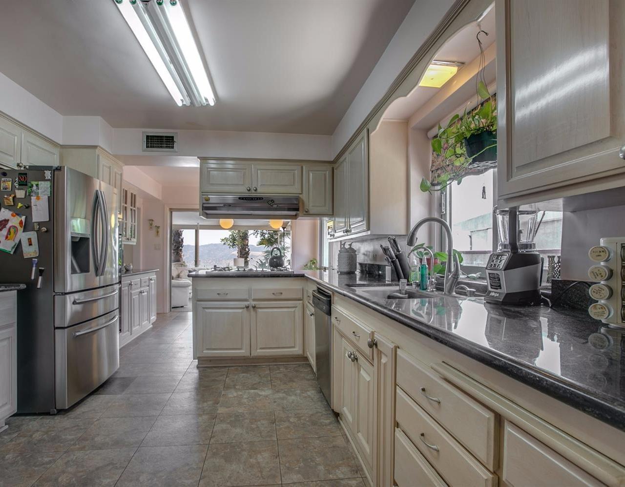 1842 Ransom Road Glendale, CA 91201 - Photo 16 of 33 Gallery Image 16