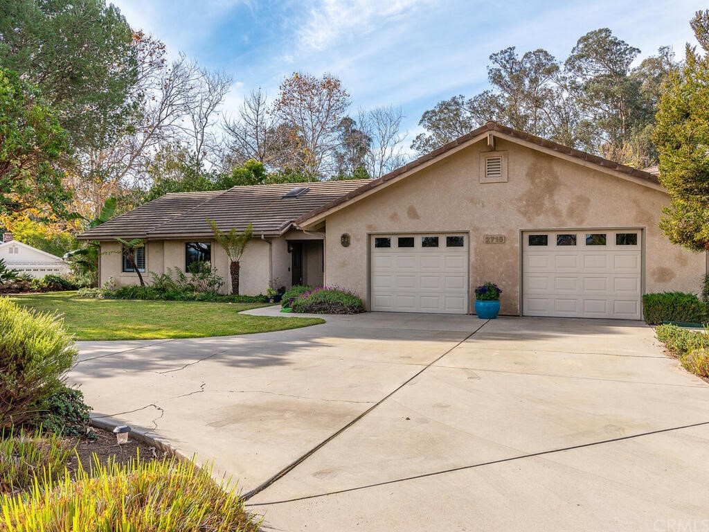 2715 Thoroughbred Place Arroyo Grande, CA 93420 - Photo 3 of 35 a view of front a house with a yard