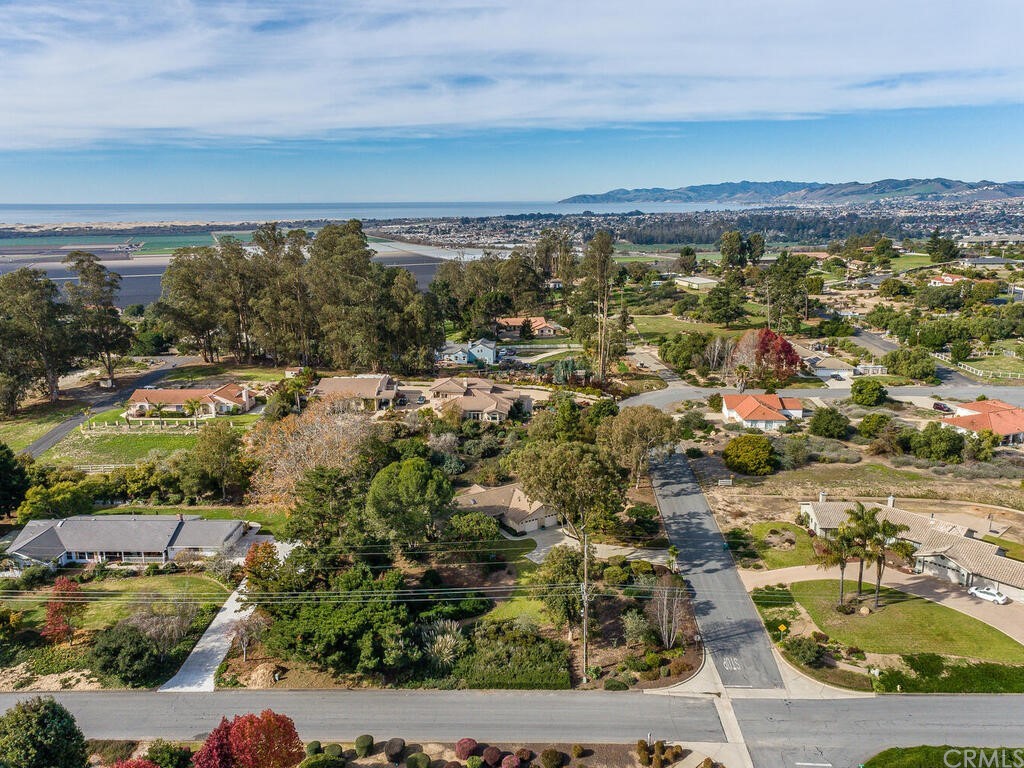 2715 Thoroughbred Place Arroyo Grande, CA 93420 - Photo 34 of 35 an aerial view of ocean