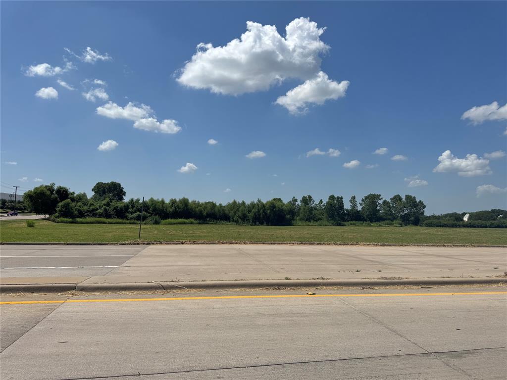 1000 East Danieldale Road DeSoto, TX 75115 - Photo 2 of 8 a view of a lake and yard