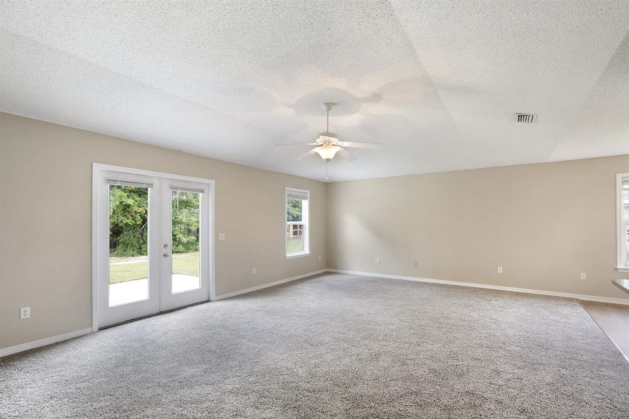 1914 Nile Court Foley, AL 36535 - Photo 2 of 13 Living Room