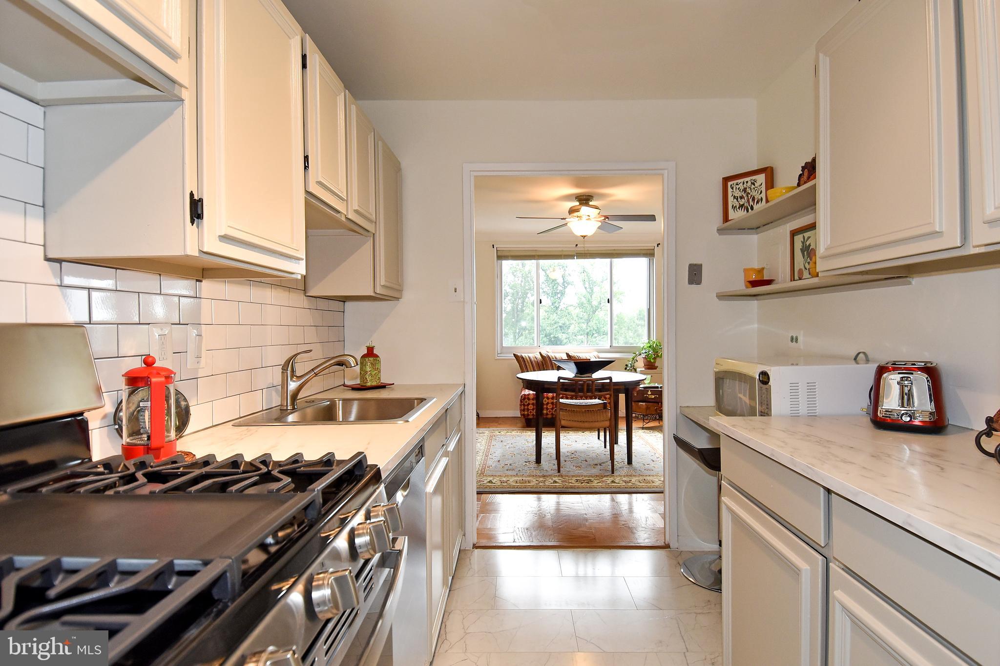 1900 Lyttonsville Road, Unit 709 Silver Spring, MD 20910 - Photo 10 of 33