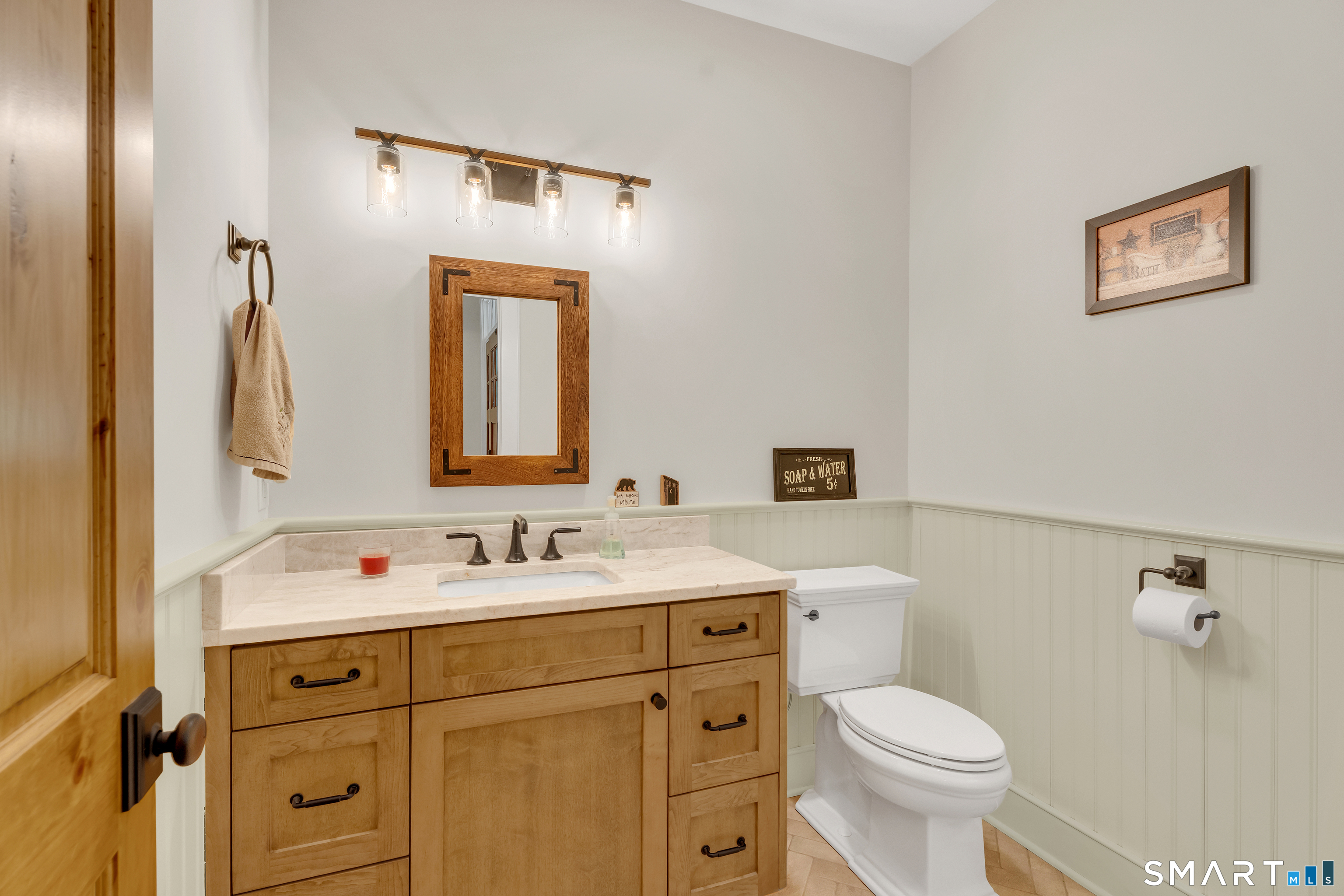 49 Round Hill Road Bethany, CT 06524 - Photo 5 of 40