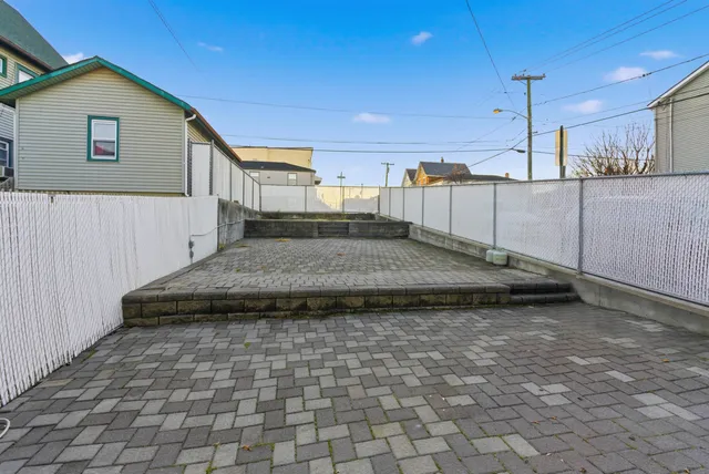 $2,499 | 320 Clarendon Street, Unit 1, Secaucus, NJ 07094