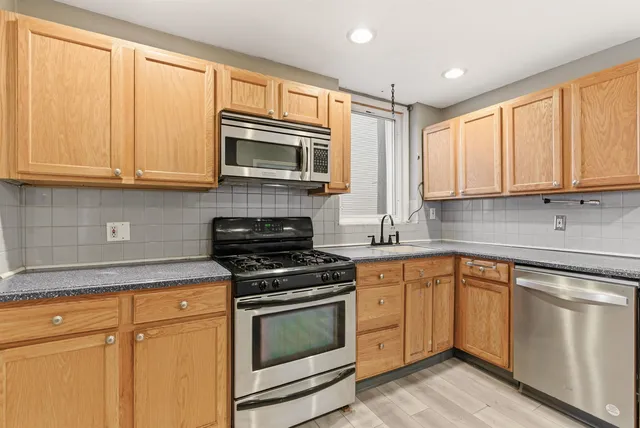 $2,499 | 320 Clarendon Street, Unit 1, Secaucus, NJ 07094