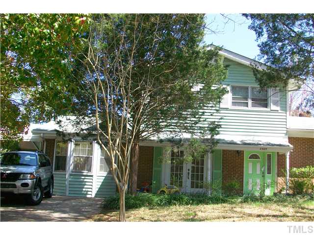 2305 Foxhill Circle Raleigh, NC 27610 - Photo 1 of 8 Front View
