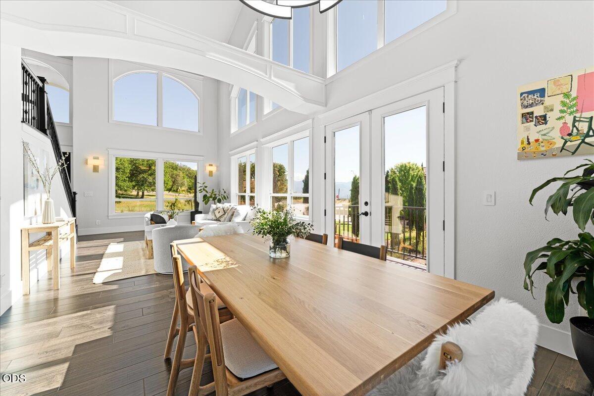 1013 Roxy Ann Road Medford, OR 97504 - Photo 8 of 74 10-Dining New