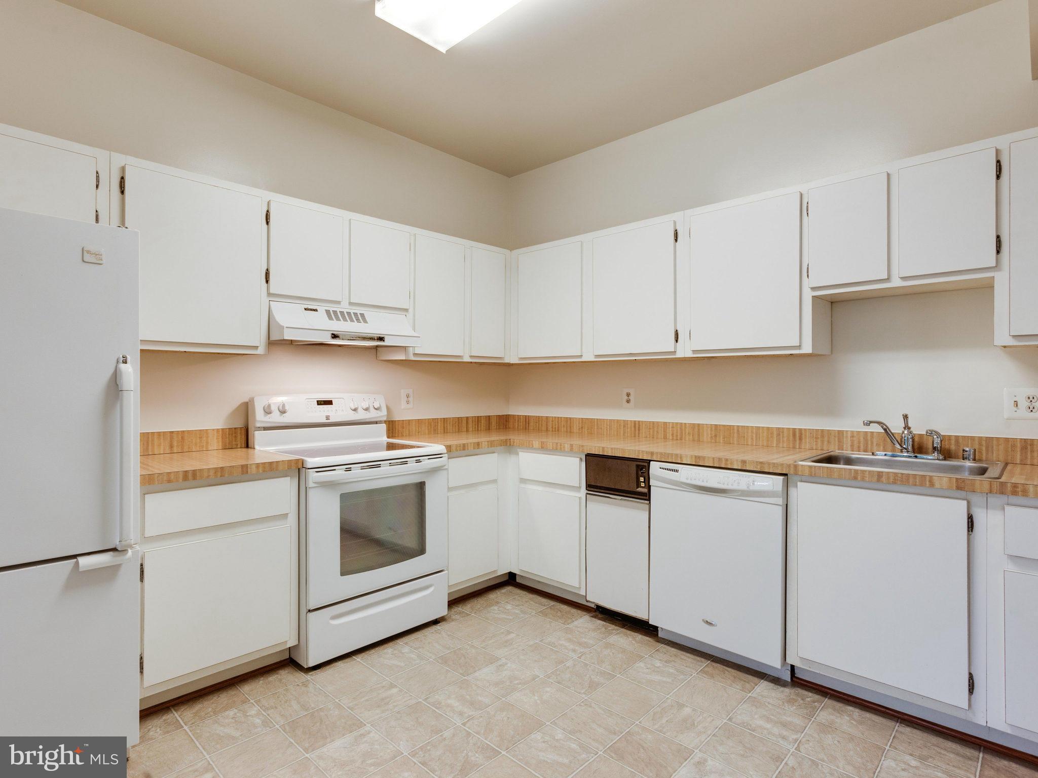 2108 Green Watch Way, Unit 301 Reston, VA 20191 - Photo 14 of 28 Kitchen