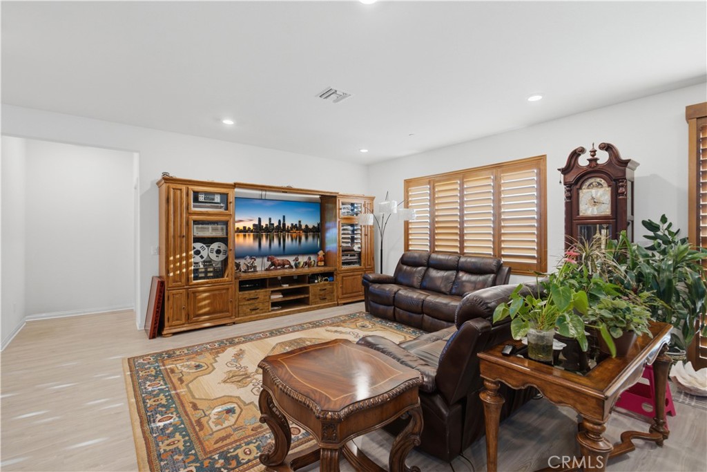 7675 Orangebrook Cove Riverside, CA 92507 - Photo 8 of 30