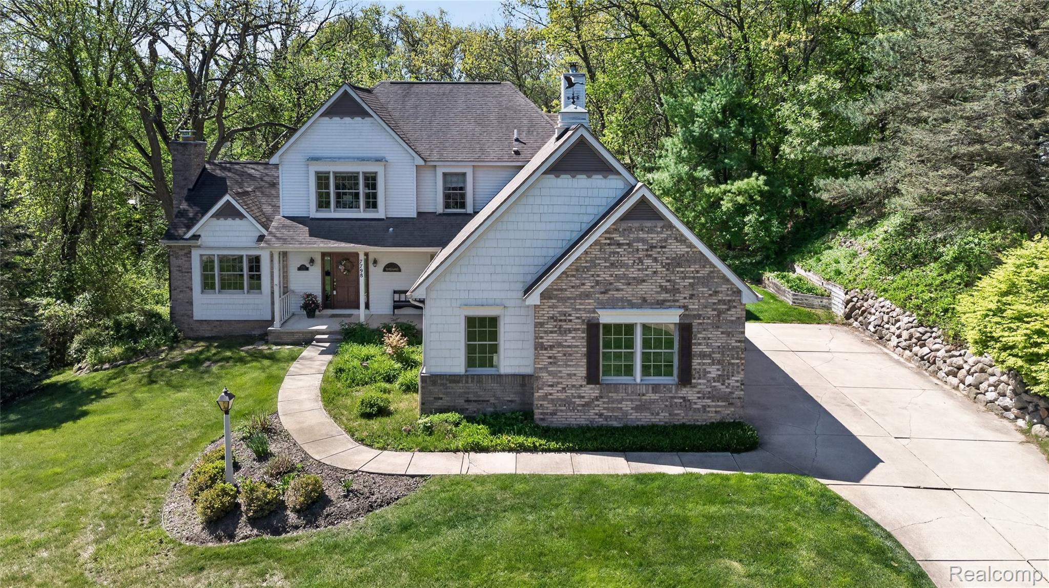 7798 Lee Road Brighton, MI 48116 - Photo 2 of 49 Front house