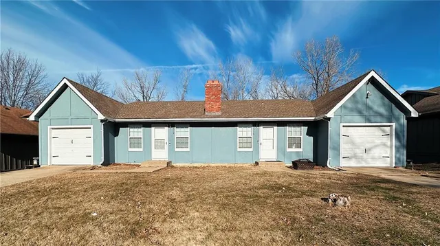 $370,000 | 5516-5518 Crest Drive, Kansas City, KS 66106