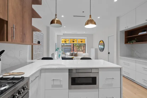 $2,349,000 | 225 Montgomery Street, Unit 1, Jersey City, NJ 07302