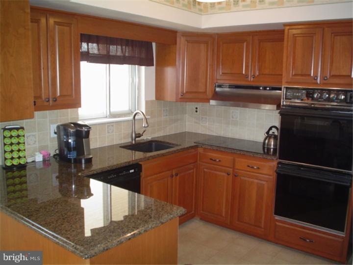 3022 Appledale Road Audubon, PA 19403 - Photo 3 of 22 Kitchen