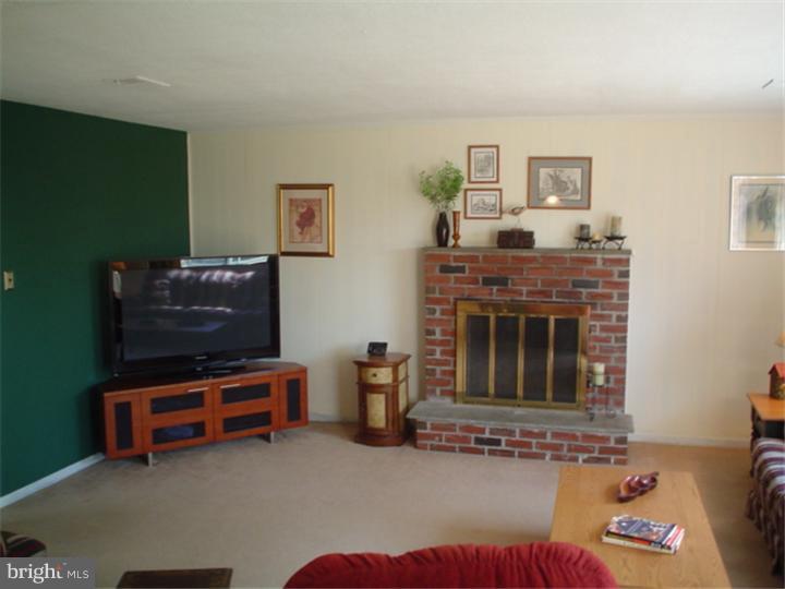 3022 Appledale Road Audubon, PA 19403 - Photo 5 of 22 Family Room