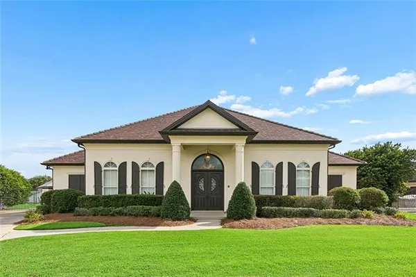 $810,000 | 160 Primrose Drive, Belle Chasse, LA 70037