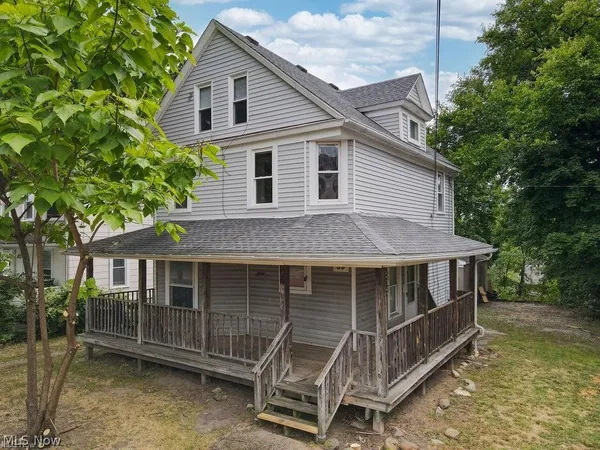 $995 | 39 North Balch Street, Akron, OH 44303