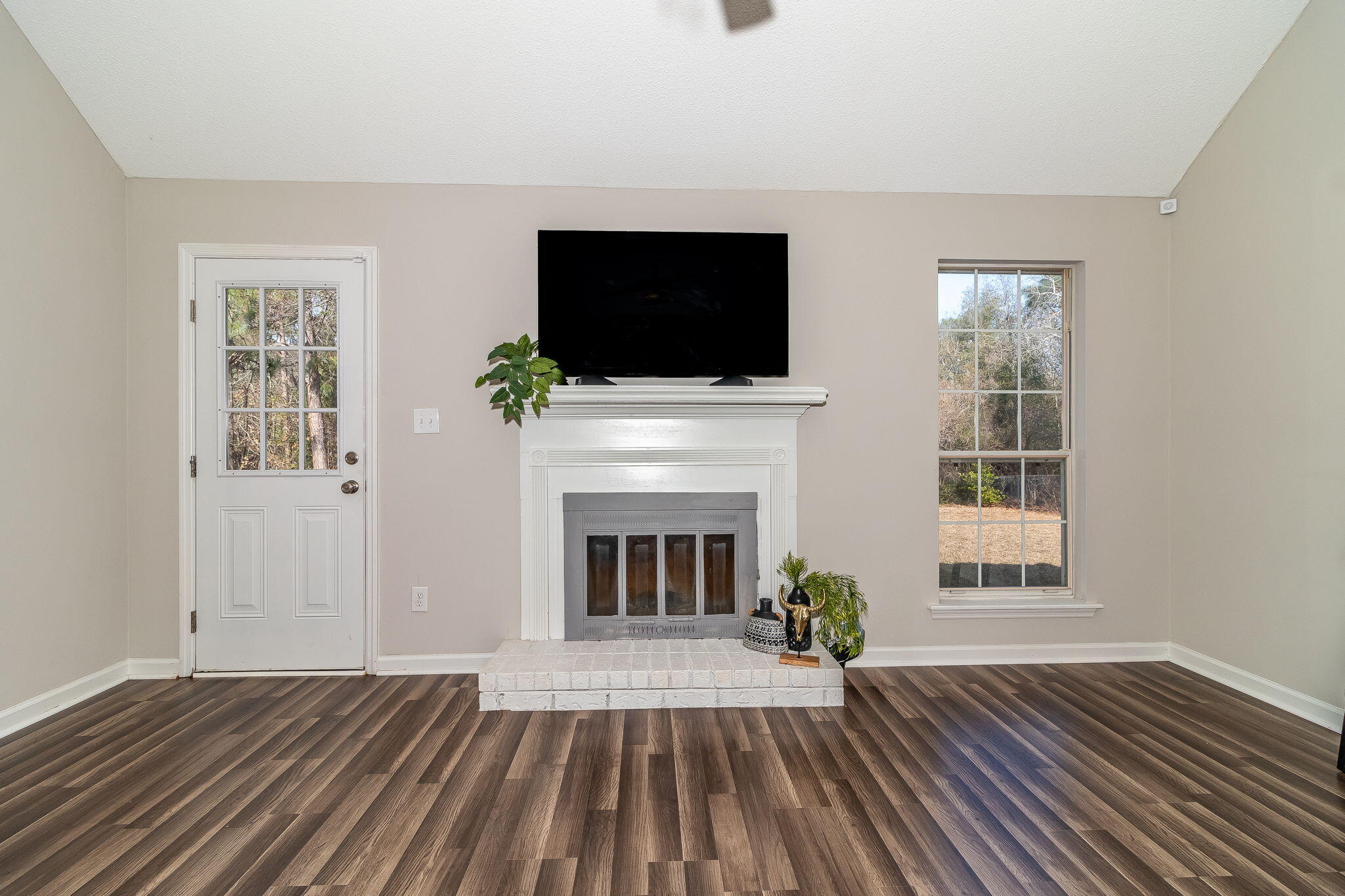 633 Ridgefield Drive North Augusta, SC 29841 - Photo 12 of 47 Family Room