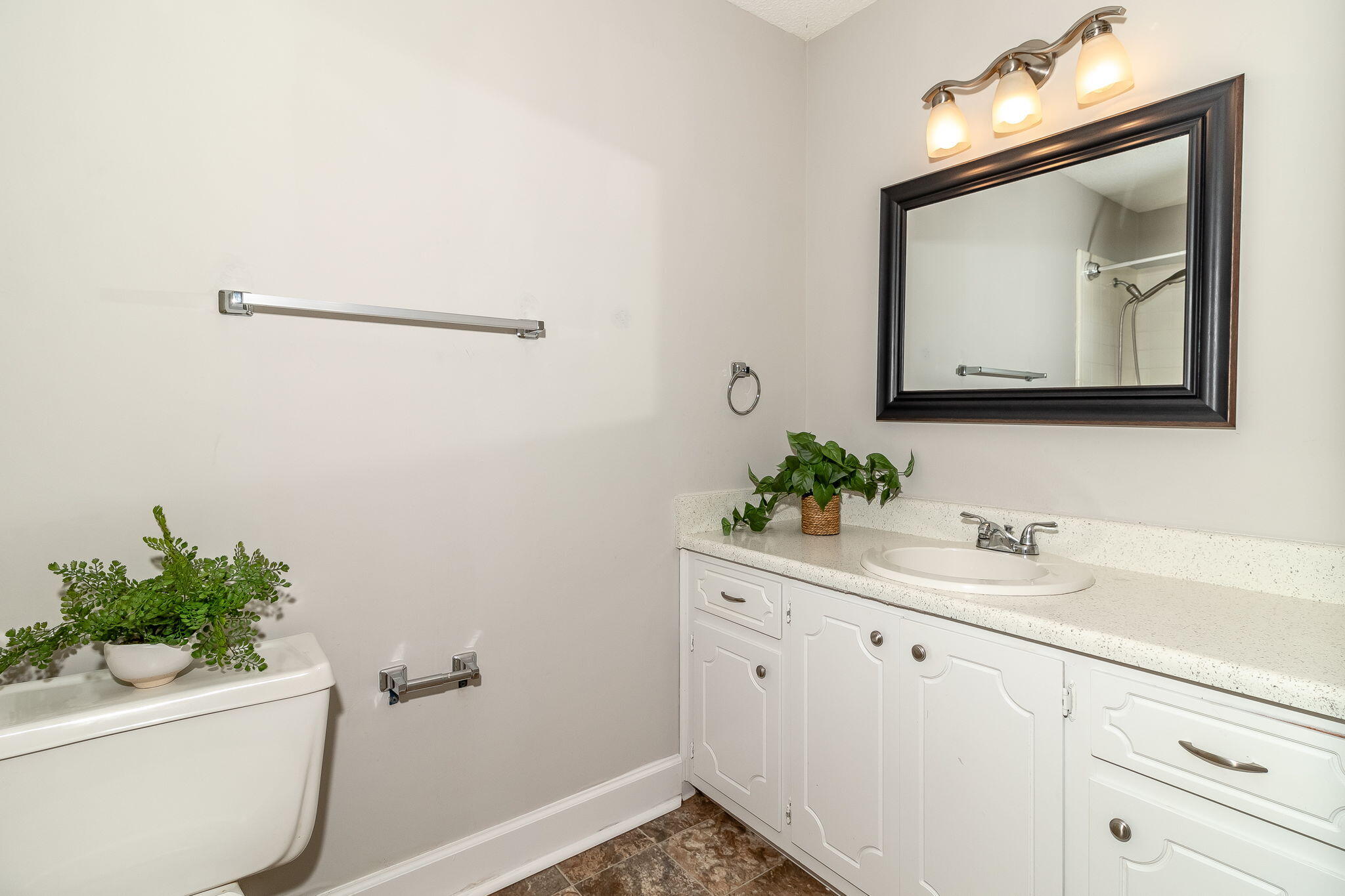633 Ridgefield Drive North Augusta, SC 29841 - Photo 29 of 47 Secondary Bathroom