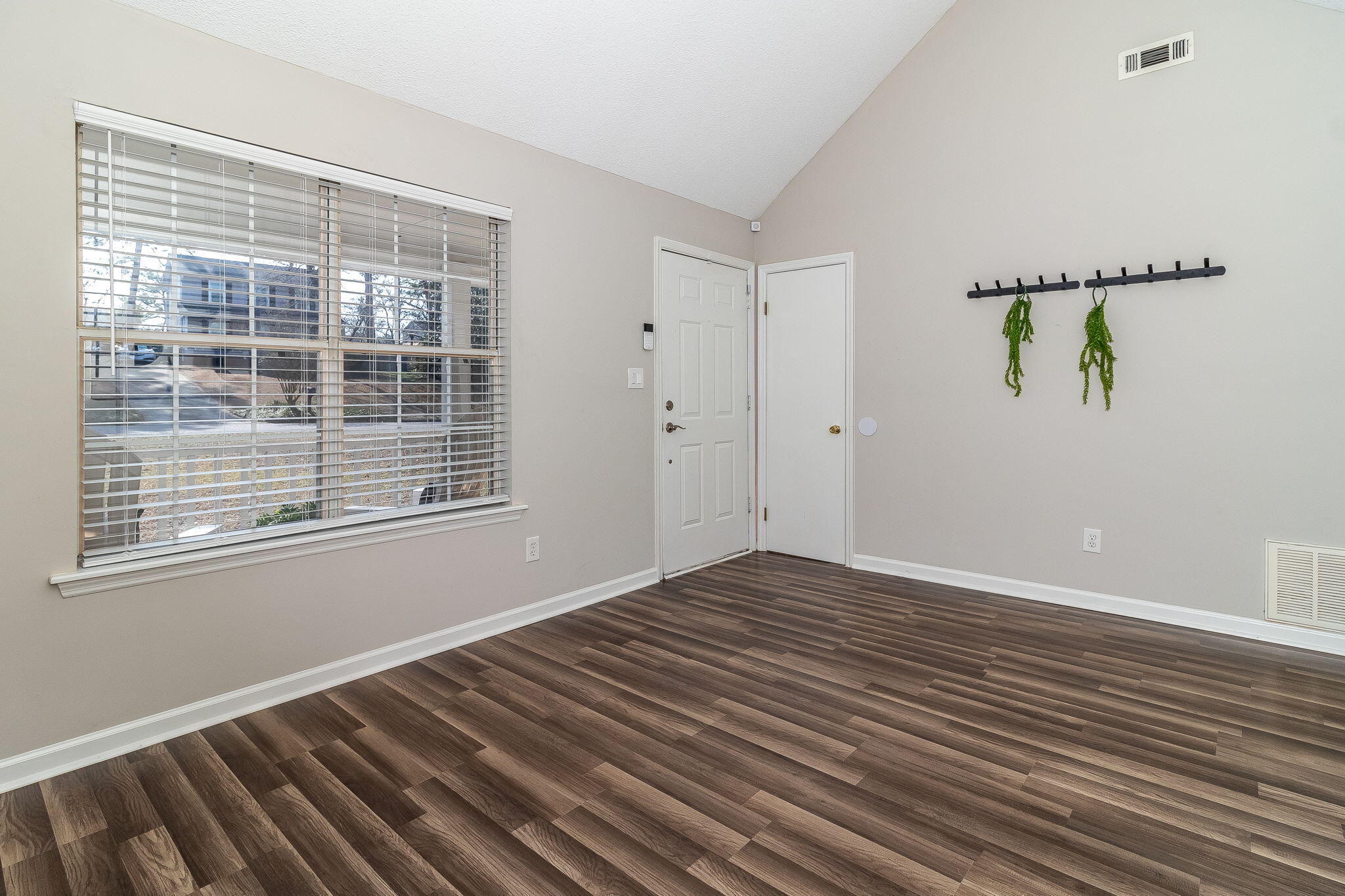 633 Ridgefield Drive North Augusta, SC 29841 - Photo 4 of 47 Formal Living Room or Flex Space