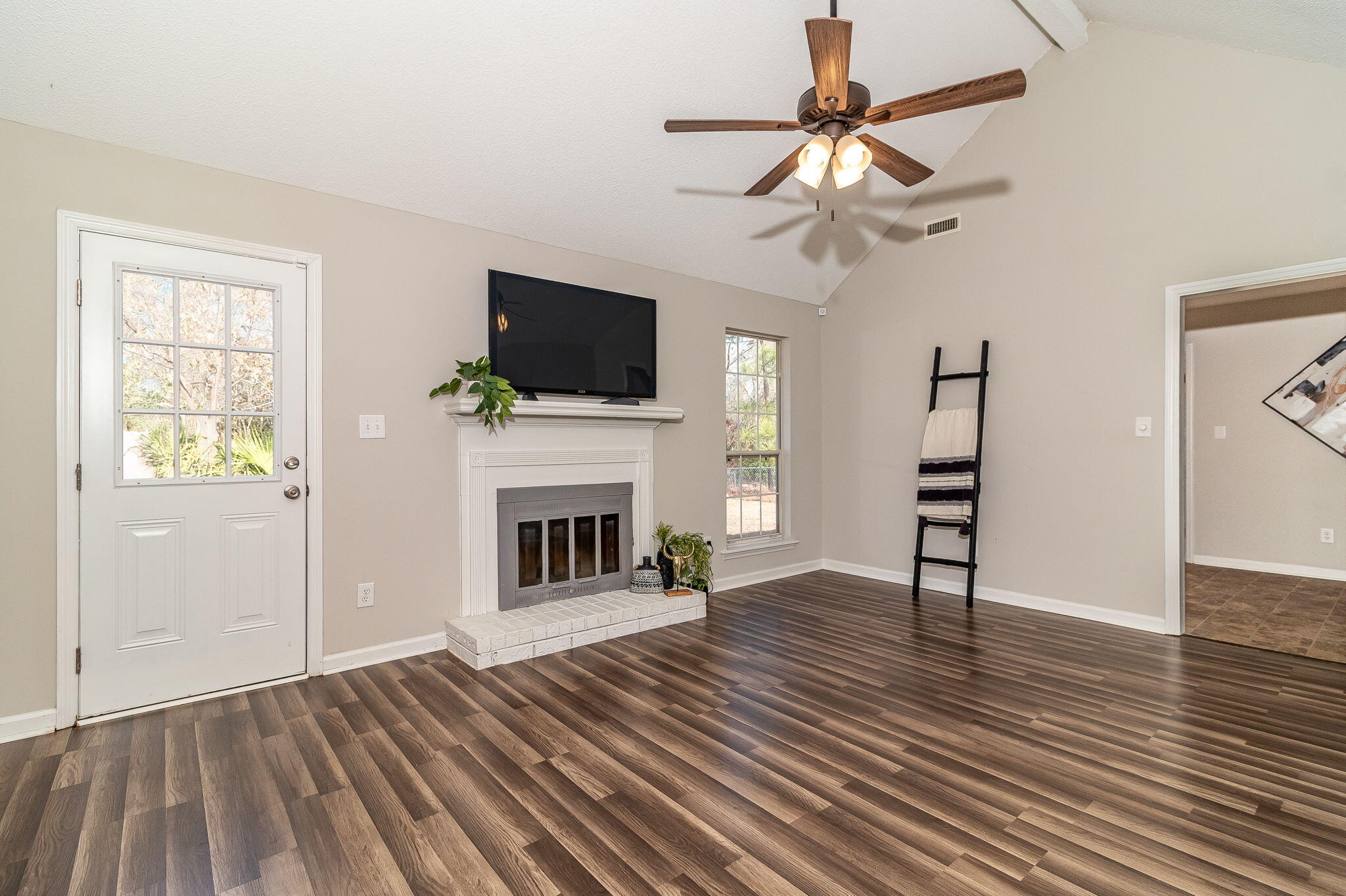 633 Ridgefield Drive North Augusta, SC 29841 - Photo 10 of 47 Family Room