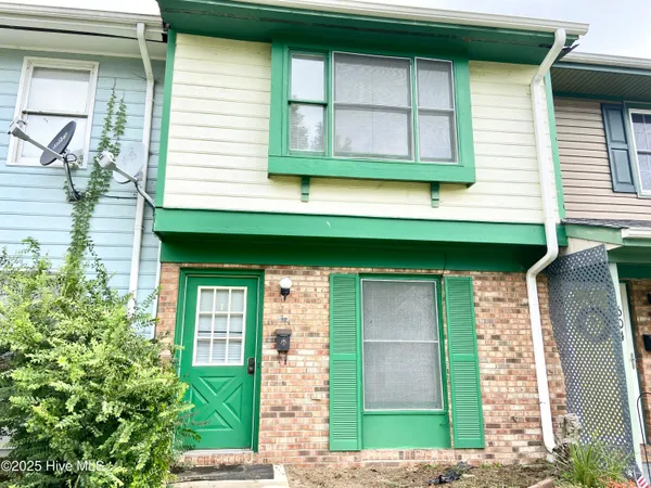 $1,317 | 606 West Church Street, Elizabeth City, NC 27909