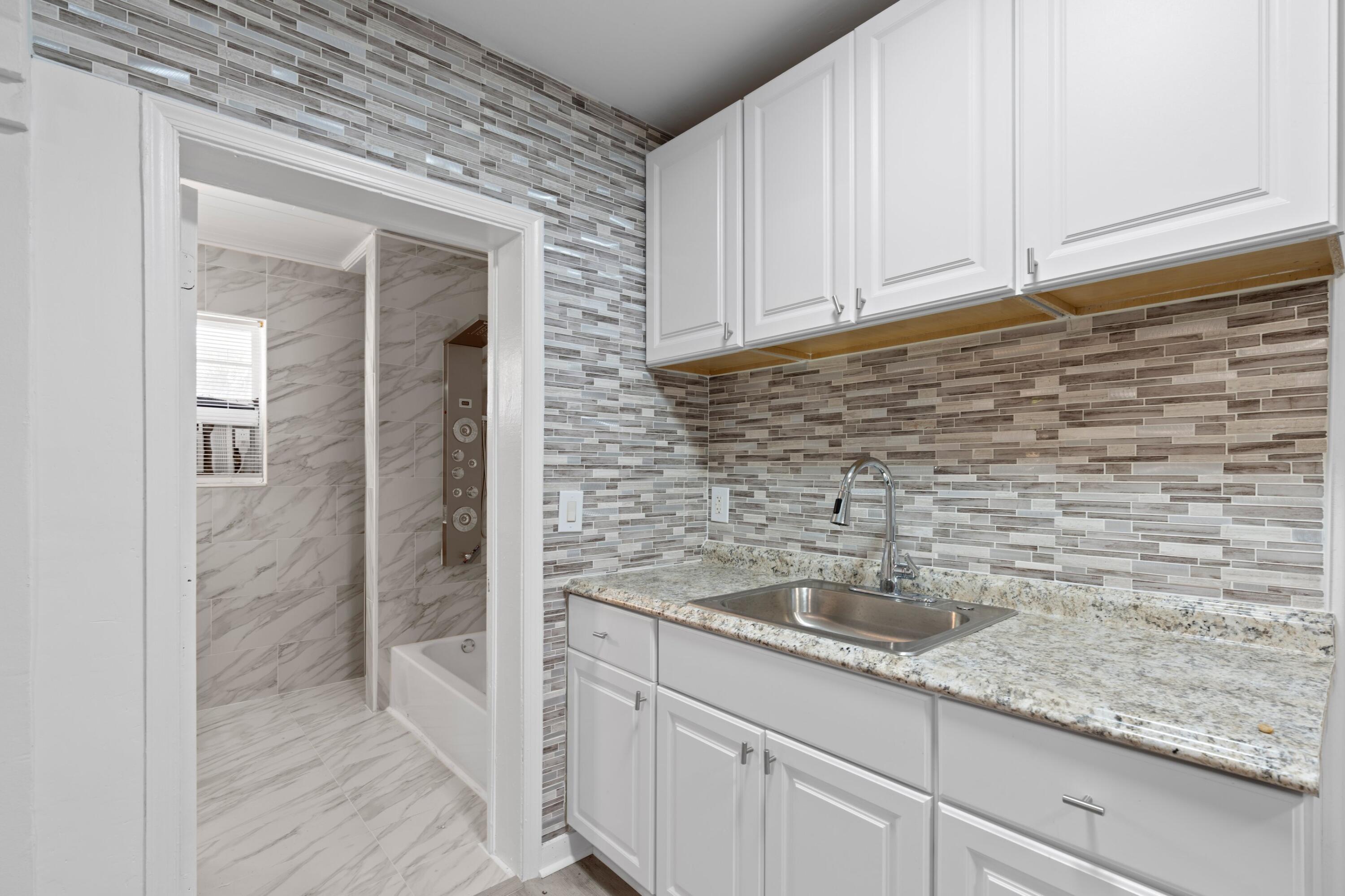 1831 Juno Road, Unit B North Palm Beach, FL 33408 - Photo 7 of 31 Kitchen