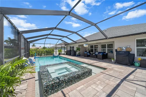 $520,000 | 2805 Southwest 35th Street, Cape Coral, FL 33914