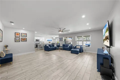 $520,000 | 2805 Southwest 35th Street, Cape Coral, FL 33914