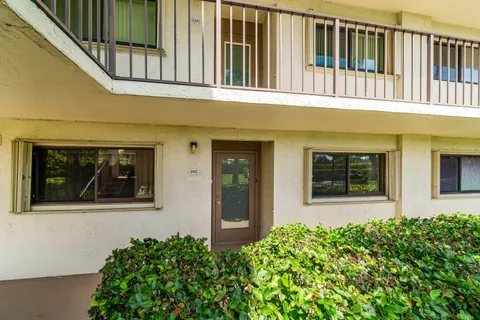 $239,900 | 5550 Witney Drive, Unit 102, Delray Beach, FL 33484