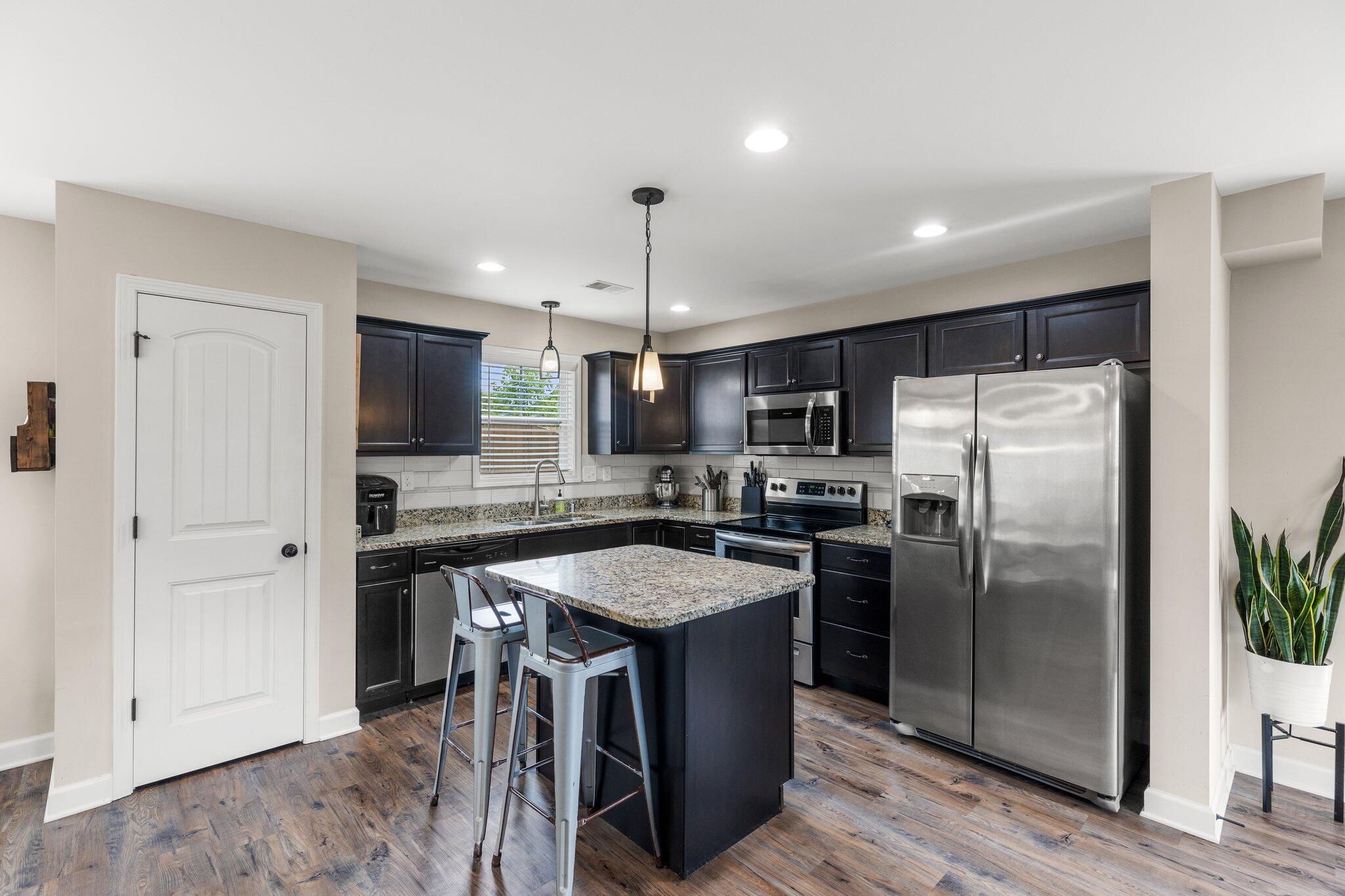 3057 Sandersville Road Lexington, KY 40511 - Photo 11 of 34 Kitchen & pantry