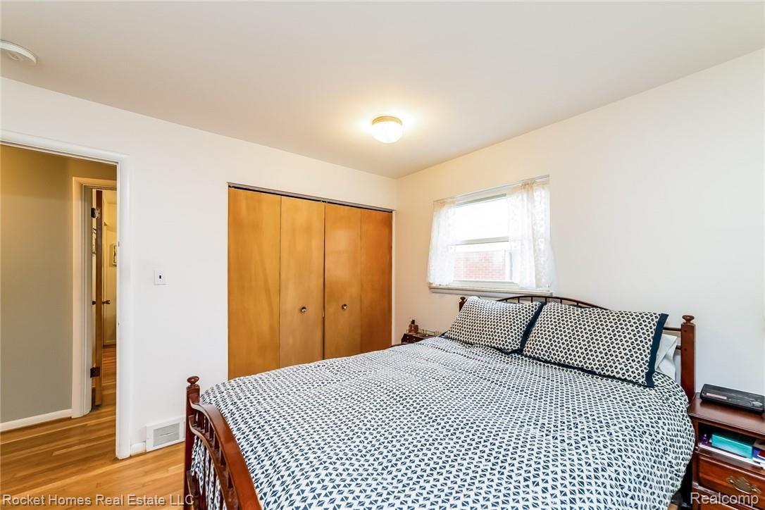 1821 Massoit Road Royal Oak, MI 48073 - Photo 12 of 26 011-photo-master-bedroom-6970310.jpg
