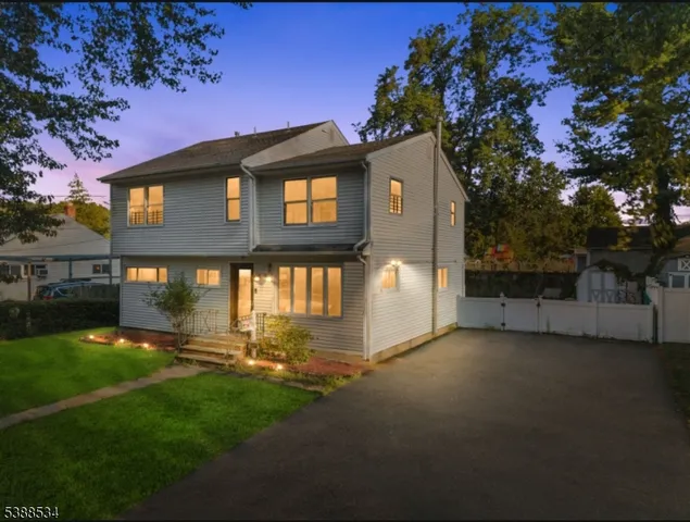 $625,000 | 136 Haroldson Place, Pompton Lakes, NJ 07442