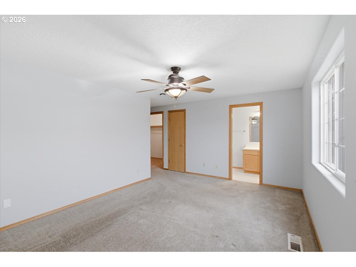 425 Timber Street Southeast Albany, OR 97322 - Photo 15 of 47