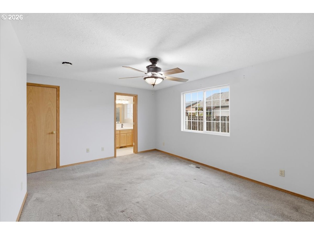 425 Timber Street Southeast Albany, OR 97322 - Photo 16 of 47