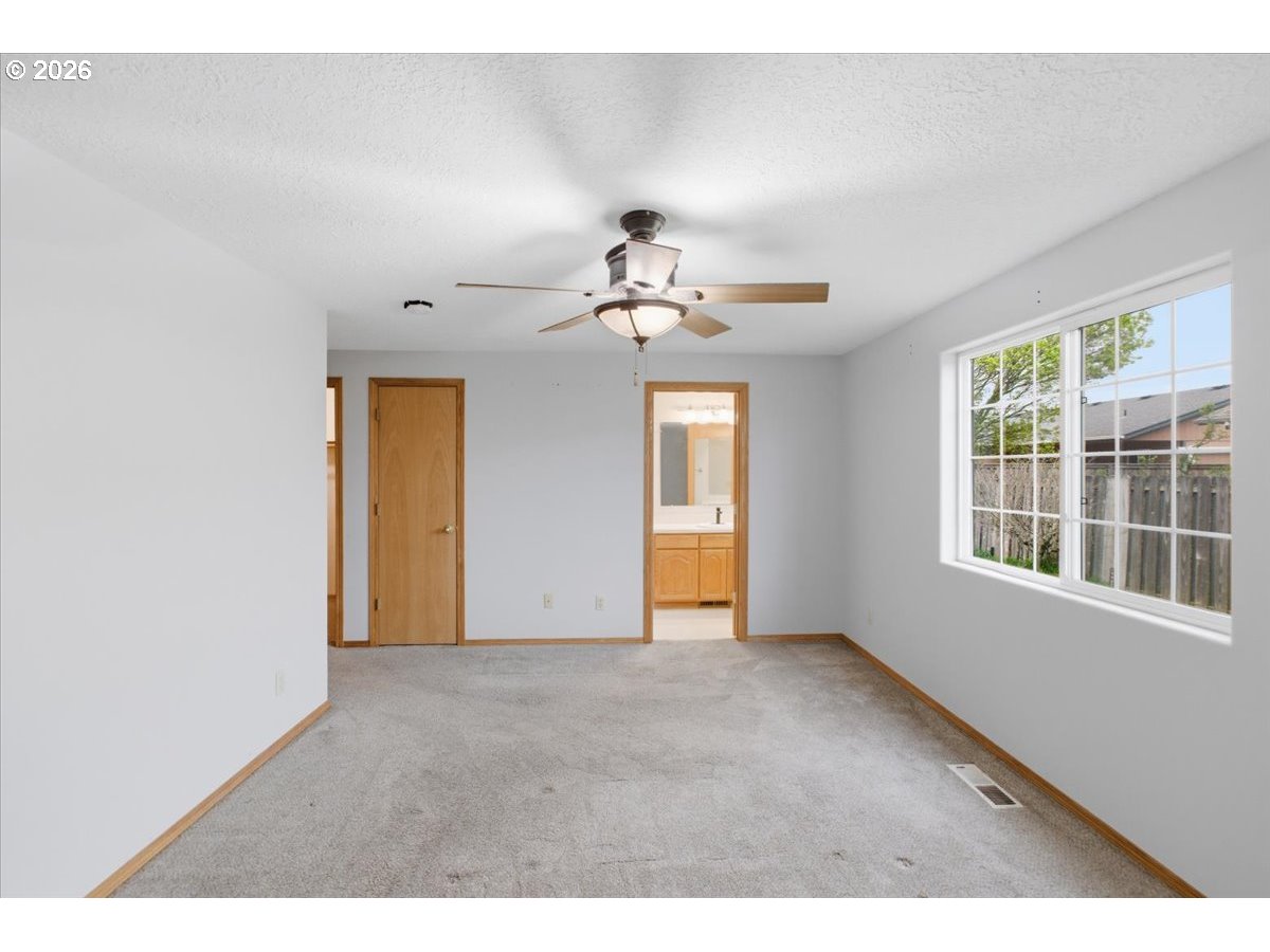 425 Timber Street Southeast Albany, OR 97322 - Photo 17 of 47