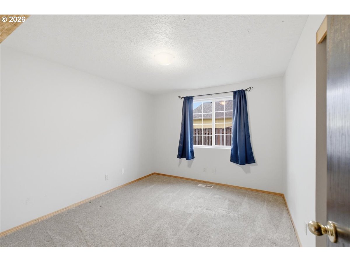 425 Timber Street Southeast Albany, OR 97322 - Photo 30 of 47