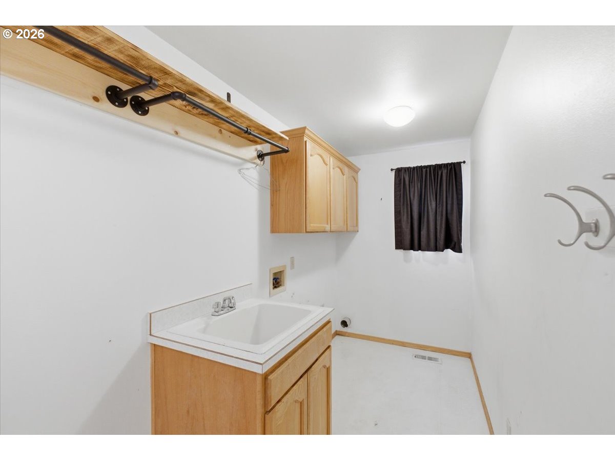 425 Timber Street Southeast Albany, OR 97322 - Photo 34 of 47