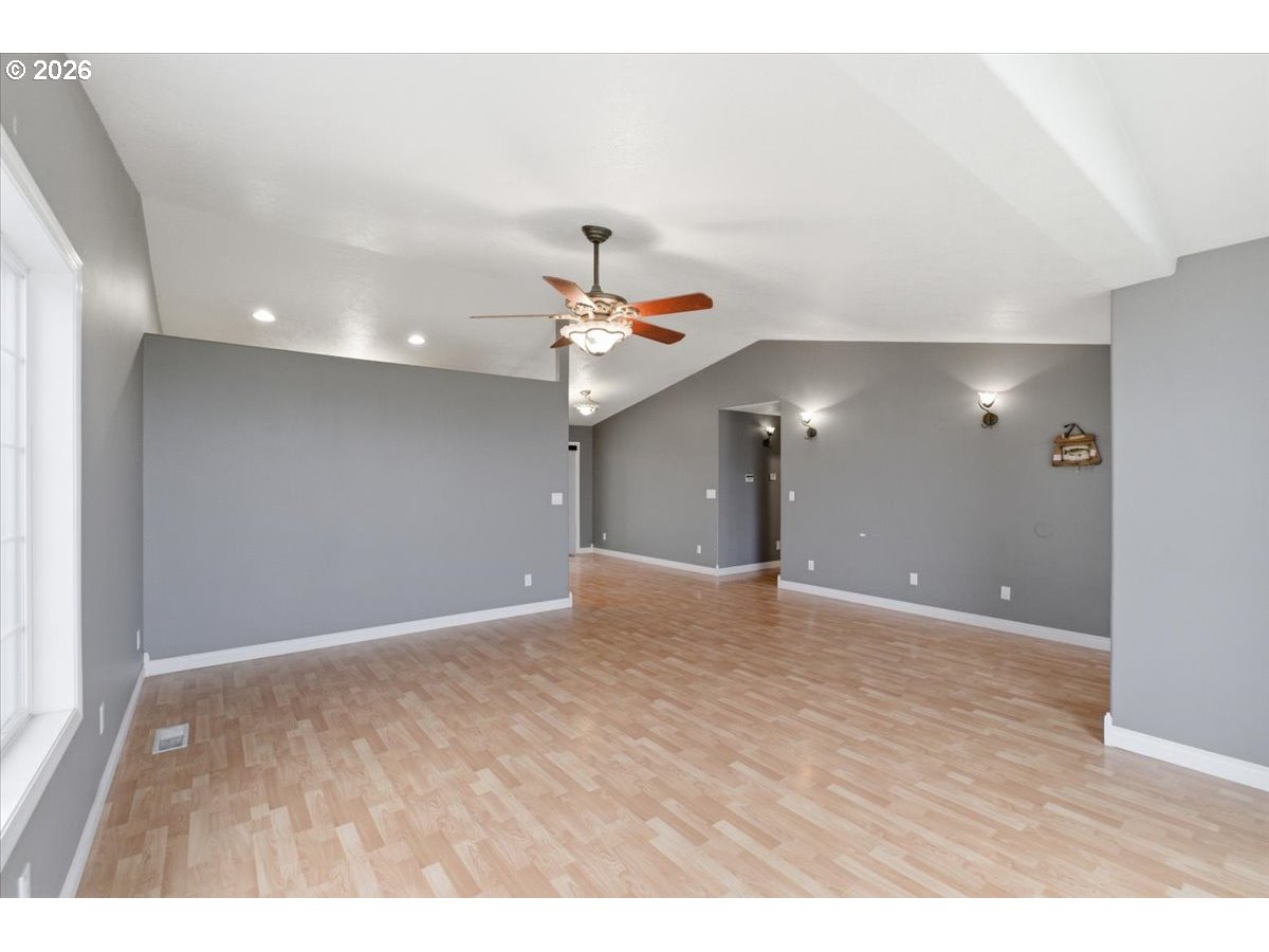 425 Timber Street Southeast Albany, OR 97322 - Photo 44 of 47