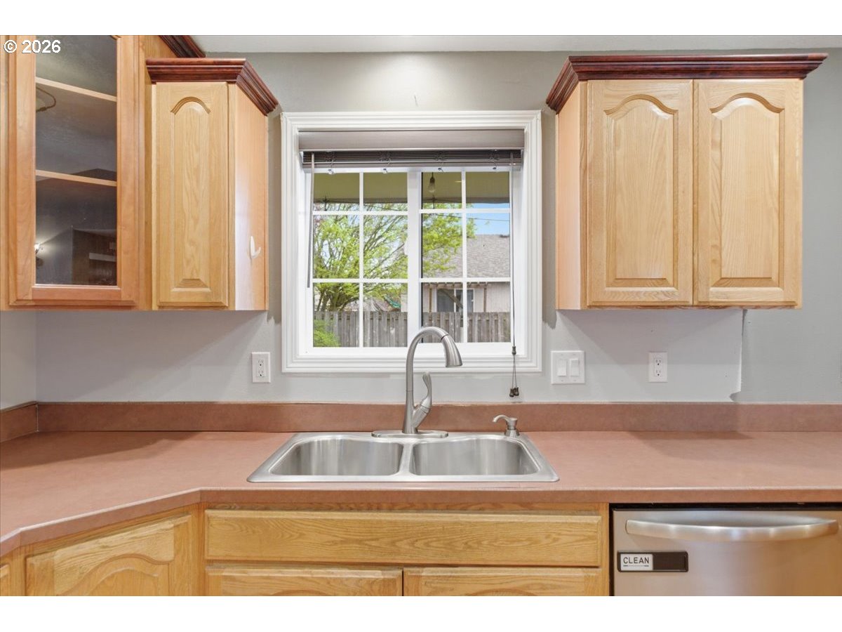 425 Timber Street Southeast Albany, OR 97322 - Photo 6 of 47