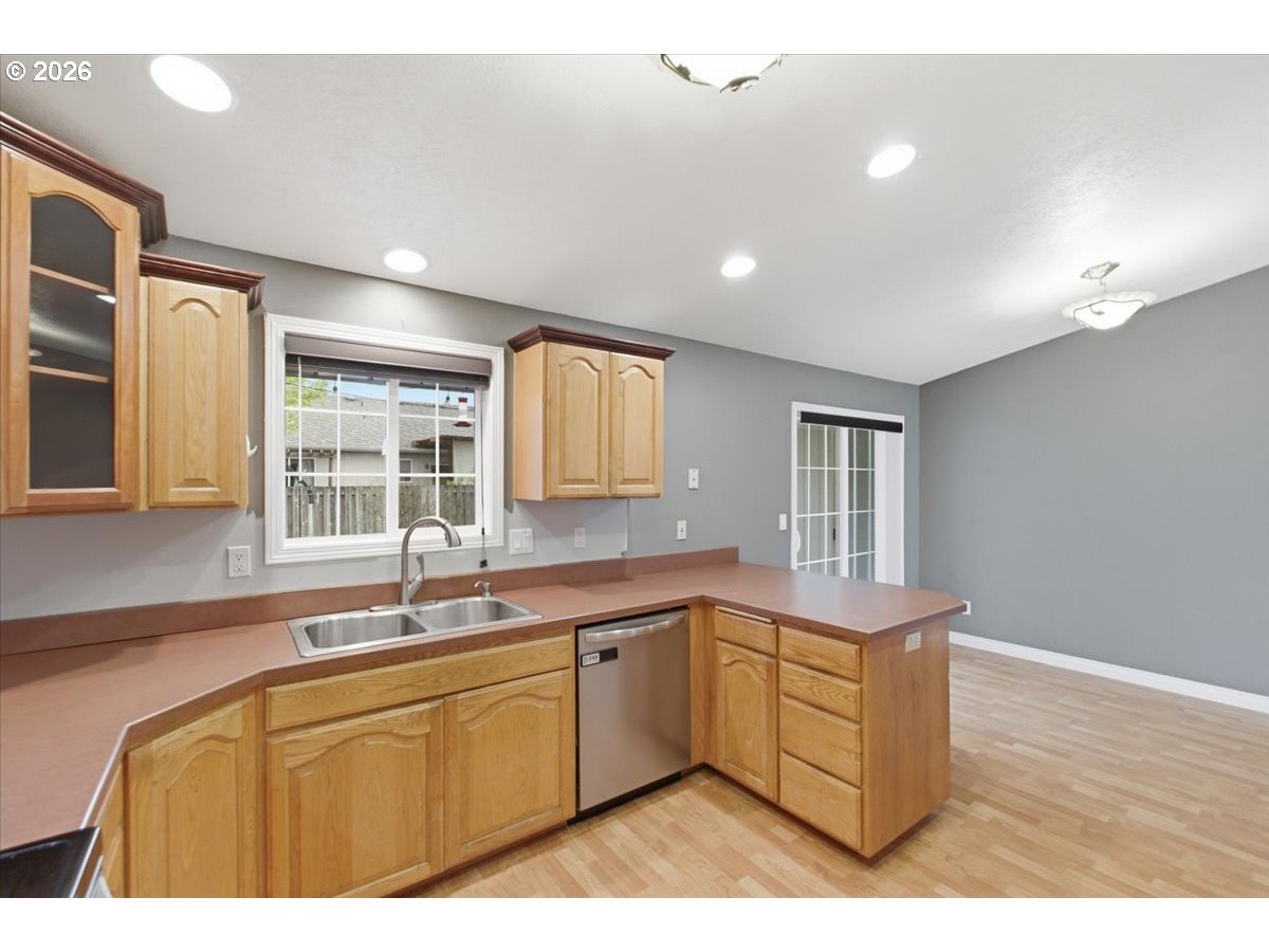 425 Timber Street Southeast Albany, OR 97322 - Photo 7 of 47