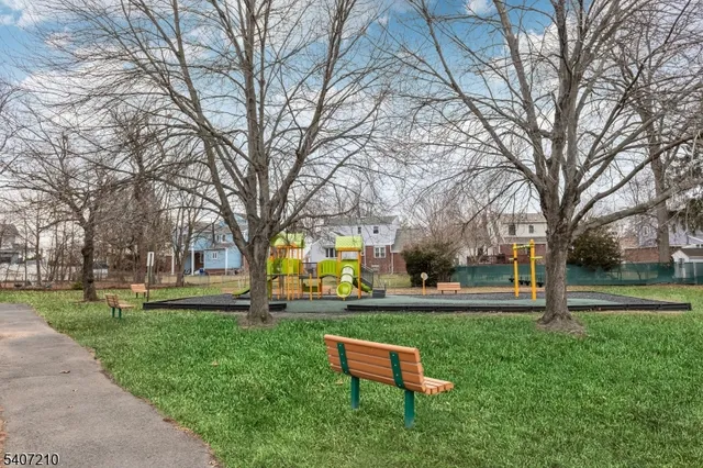 $589,000 | 27-02 Urban Place, Fair Lawn, NJ 07410