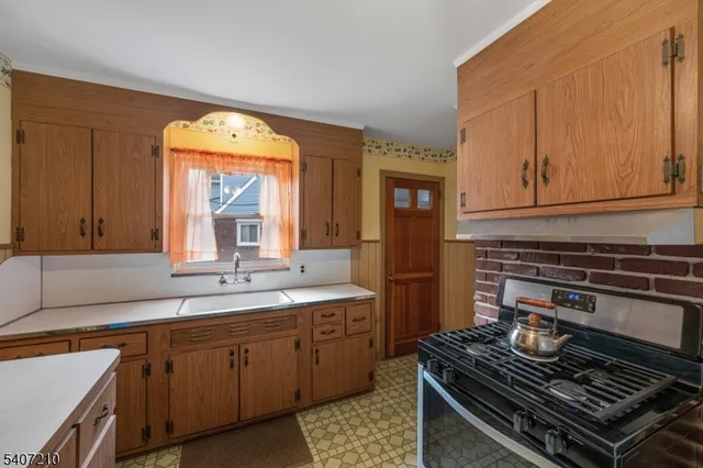 $589,000 | 27-02 Urban Place, Fair Lawn, NJ 07410