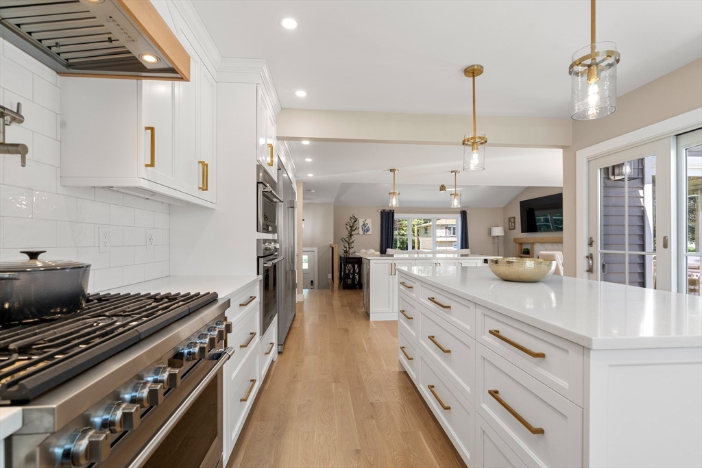 22 Kettering Road Norwood, MA 02062 - Photo 4 of 40 Gallery Image 4