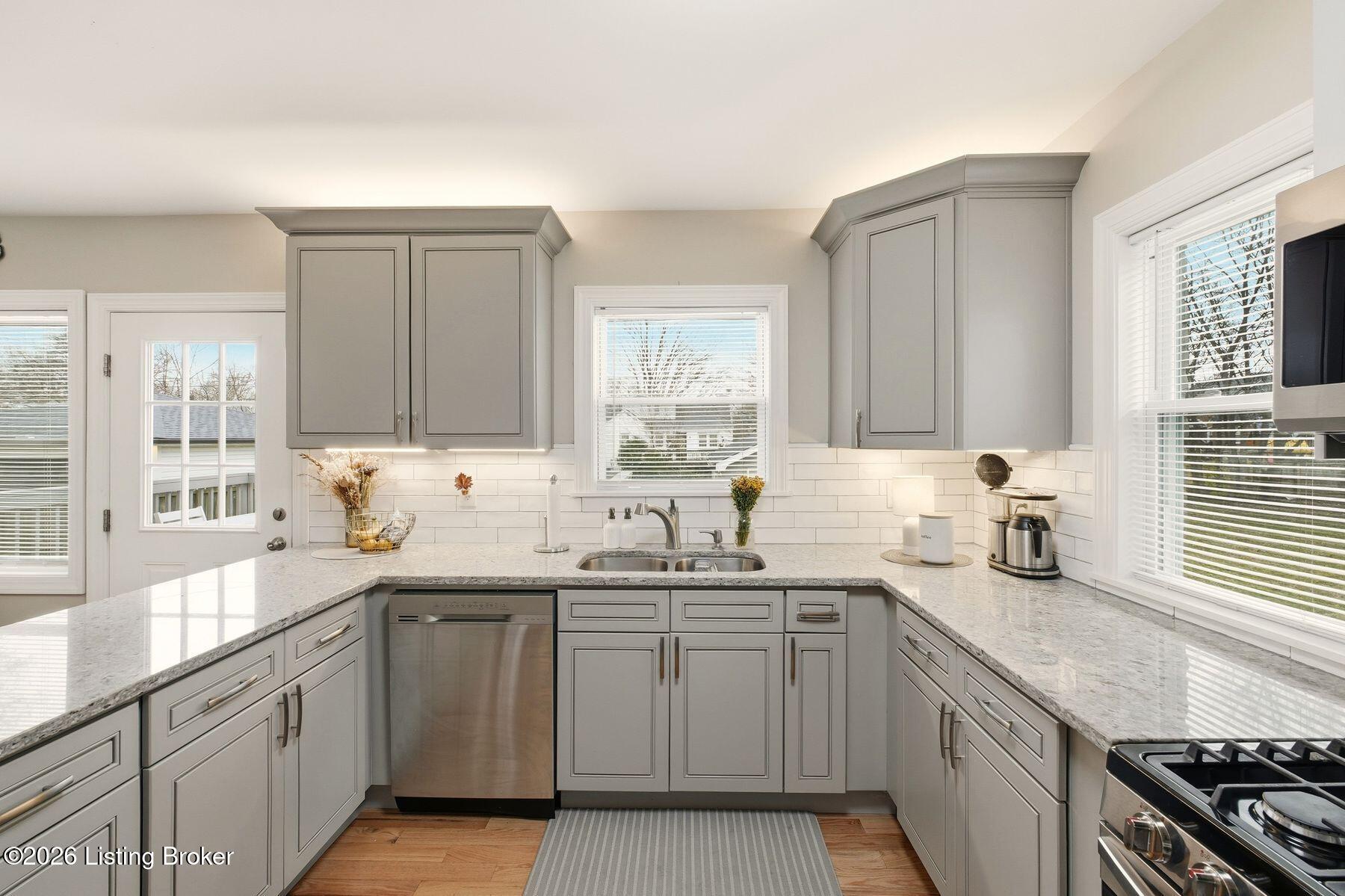228 Sage Road Louisville, KY 40207 - Photo 13 of 46 photo_online_013