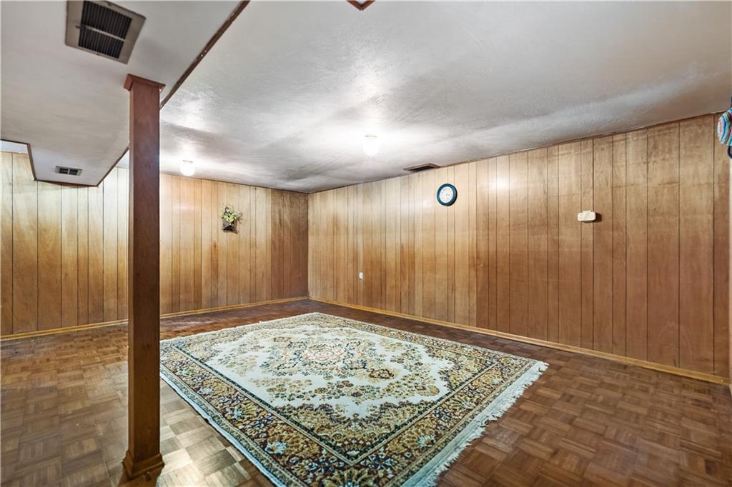 215 Seanor Road Irwin, PA 15642 - Photo 17 of 21 Gallery Image 17