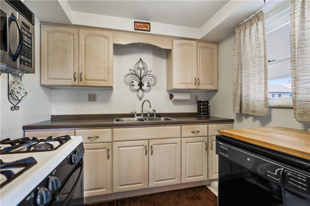 215 Seanor Road Irwin, PA 15642 - Photo 7 of 21 Gallery Image 7