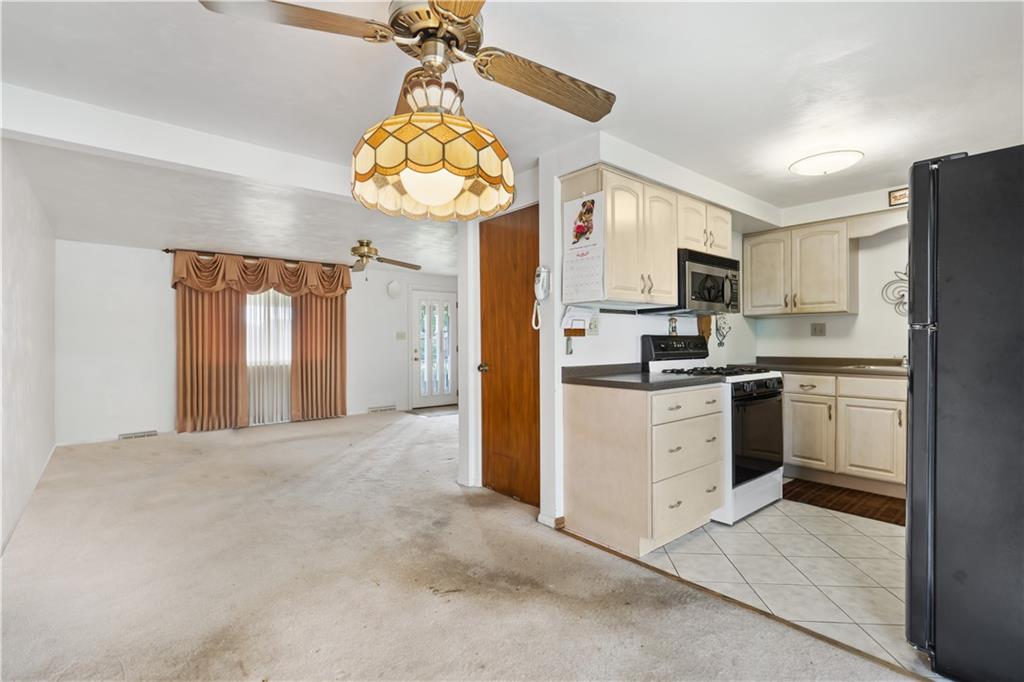 215 Seanor Road Irwin, PA 15642 - Photo 9 of 21 Gallery Image 9